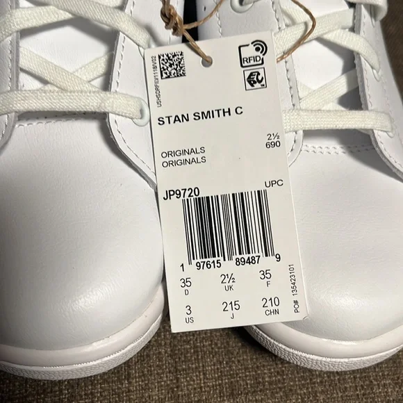 Adidas Stan Smith White Sneakers with Green Details kids size 3 new in box - Picture 4 of 11